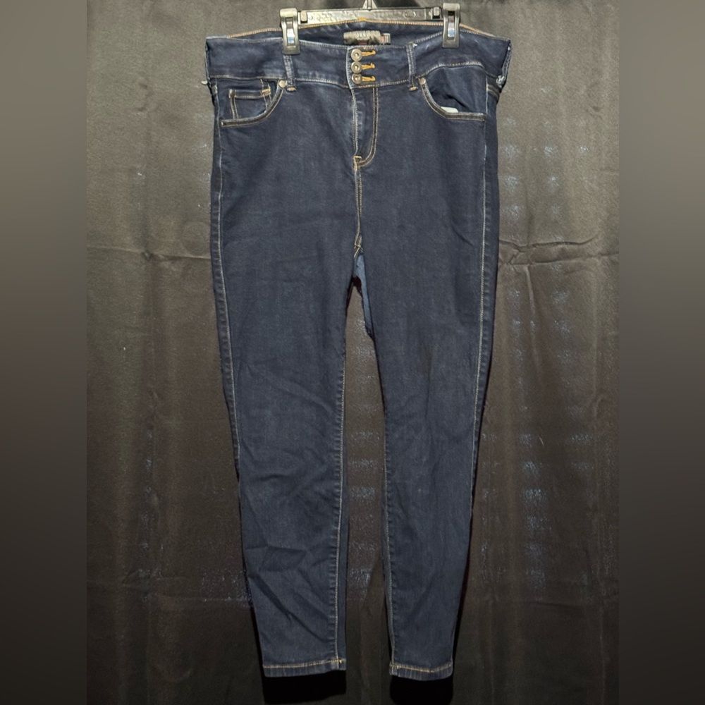 Torrid Blue Jean Jeggings
Size 16 Short
